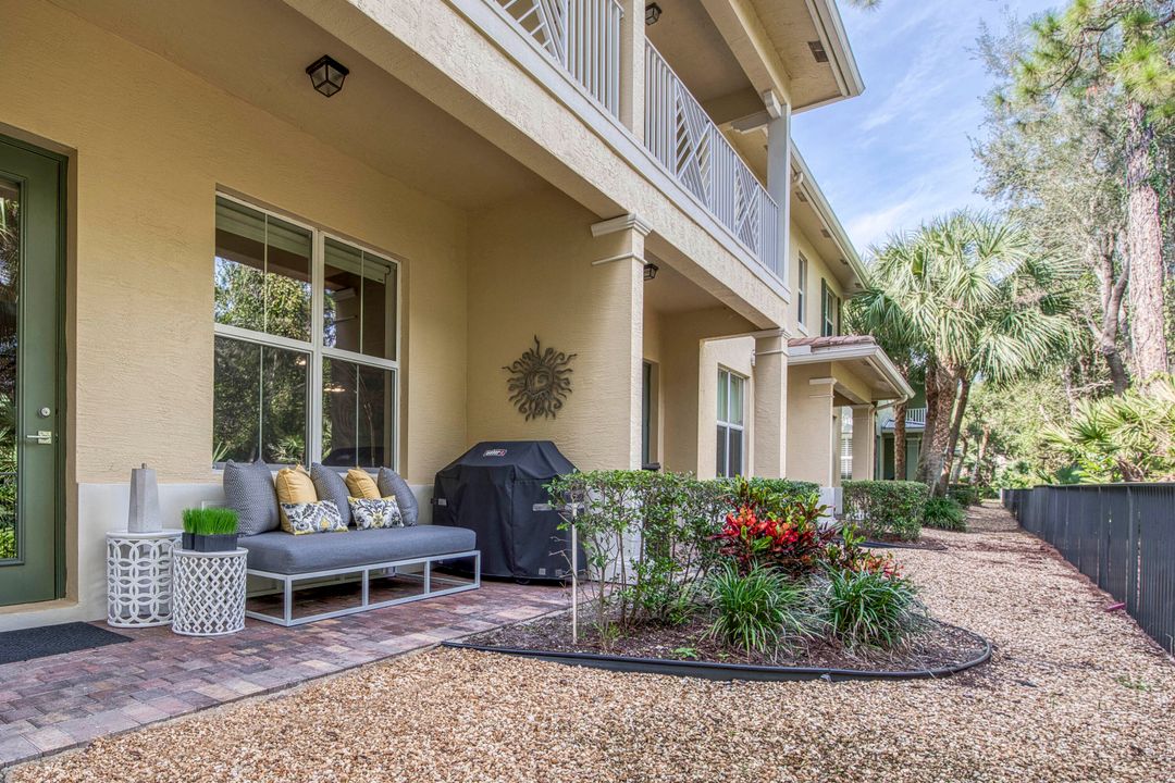 For Sale: $799,000 (3 beds, 2 baths, 2138 Square Feet)