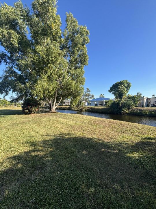 For Sale: $39,900 (2 beds, 2 baths, 984 Square Feet)