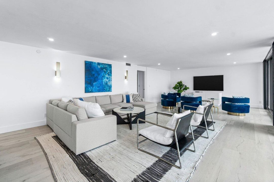 For Sale: $2,190,000 (3 beds, 2 baths, 2101 Square Feet)