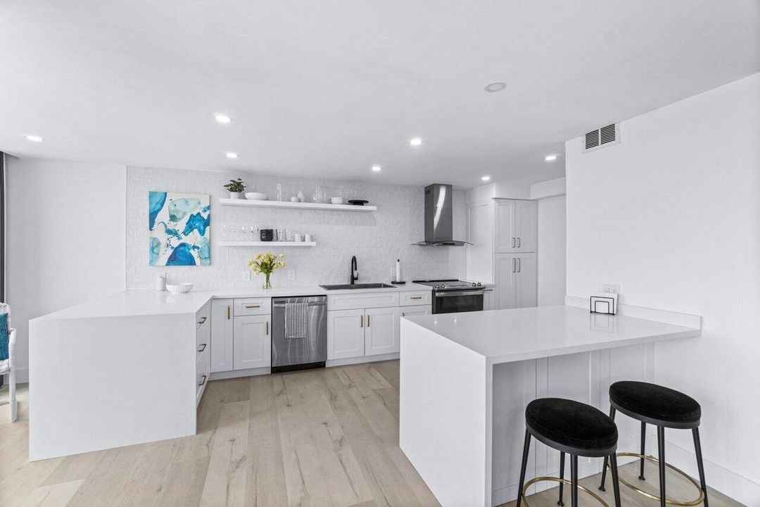 For Sale: $2,190,000 (3 beds, 2 baths, 2101 Square Feet)