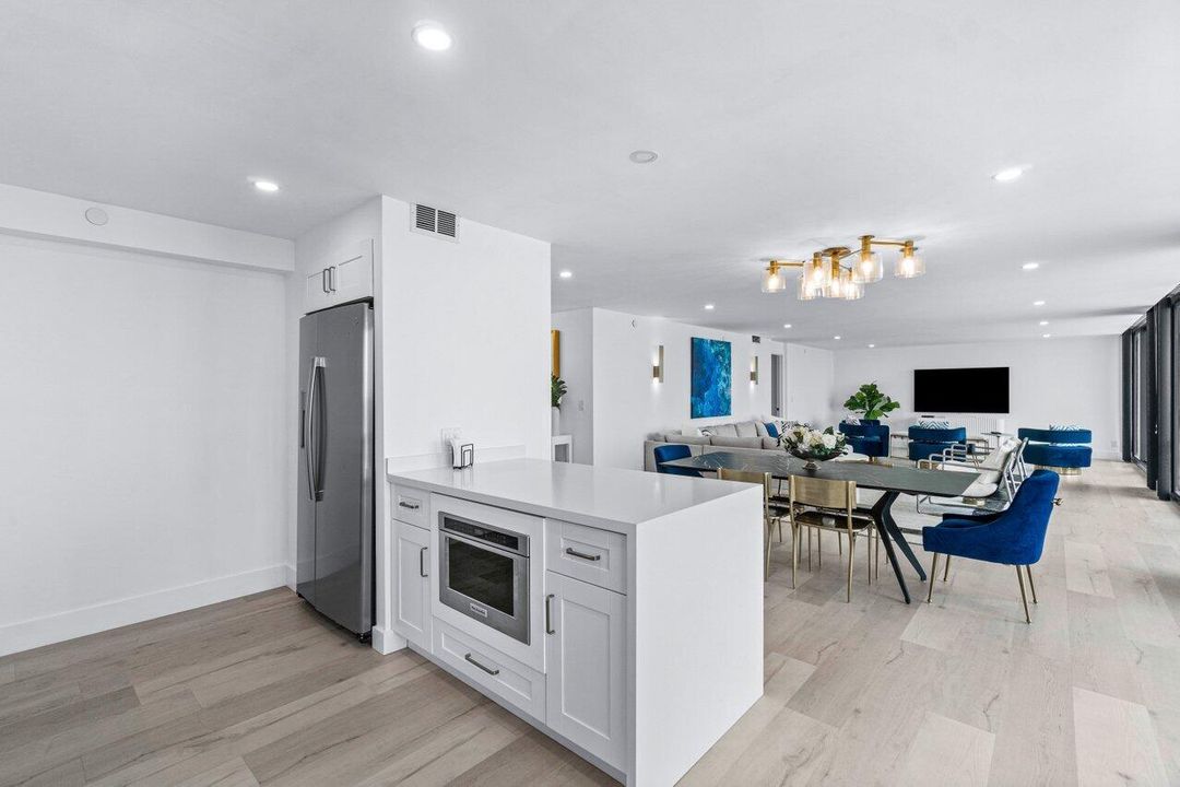 For Sale: $2,190,000 (3 beds, 2 baths, 2101 Square Feet)