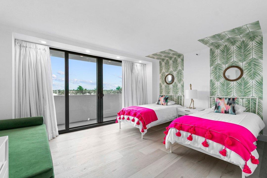 For Sale: $2,190,000 (3 beds, 2 baths, 2101 Square Feet)