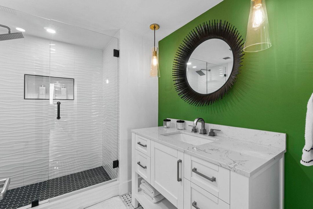 For Sale: $2,190,000 (3 beds, 2 baths, 2101 Square Feet)