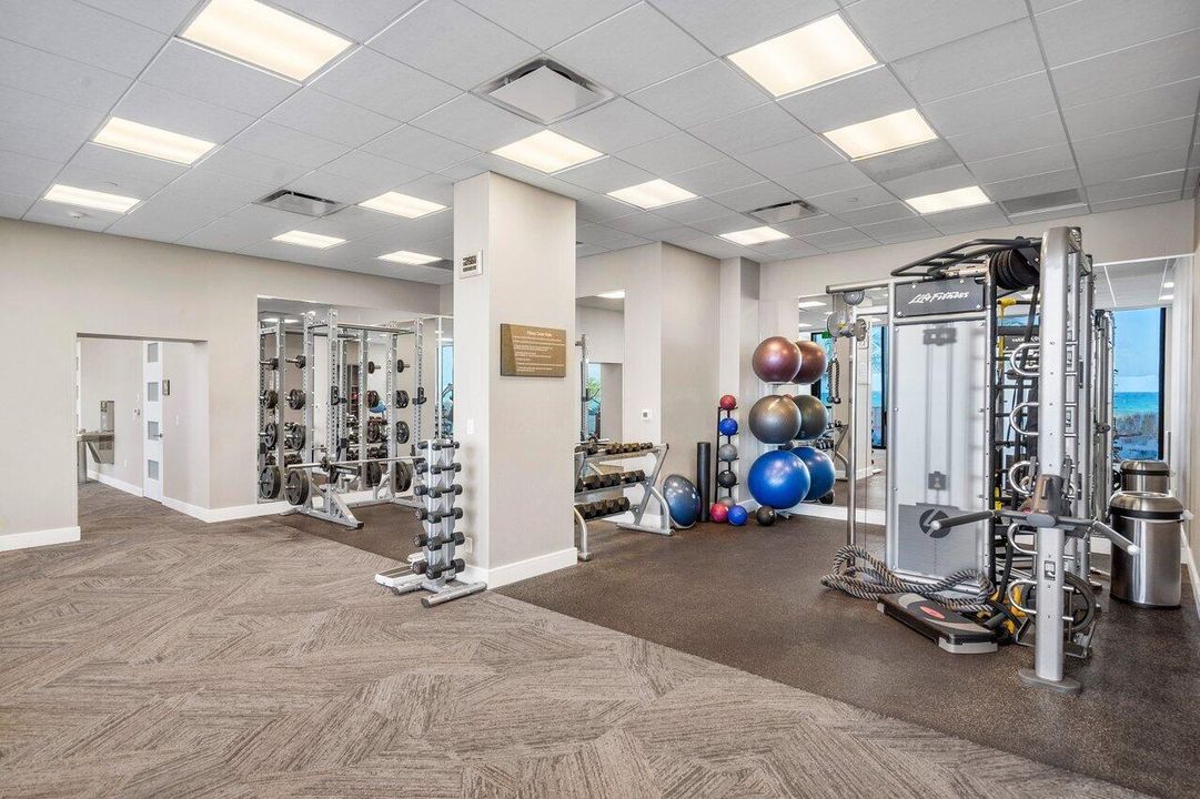 For Sale: $2,190,000 (3 beds, 2 baths, 2101 Square Feet)