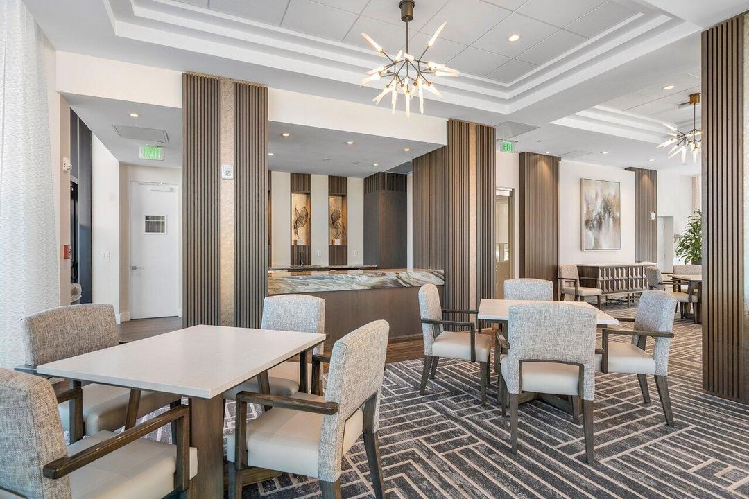 For Sale: $2,190,000 (3 beds, 2 baths, 2101 Square Feet)