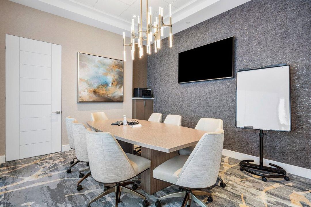 For Sale: $2,190,000 (3 beds, 2 baths, 2101 Square Feet)