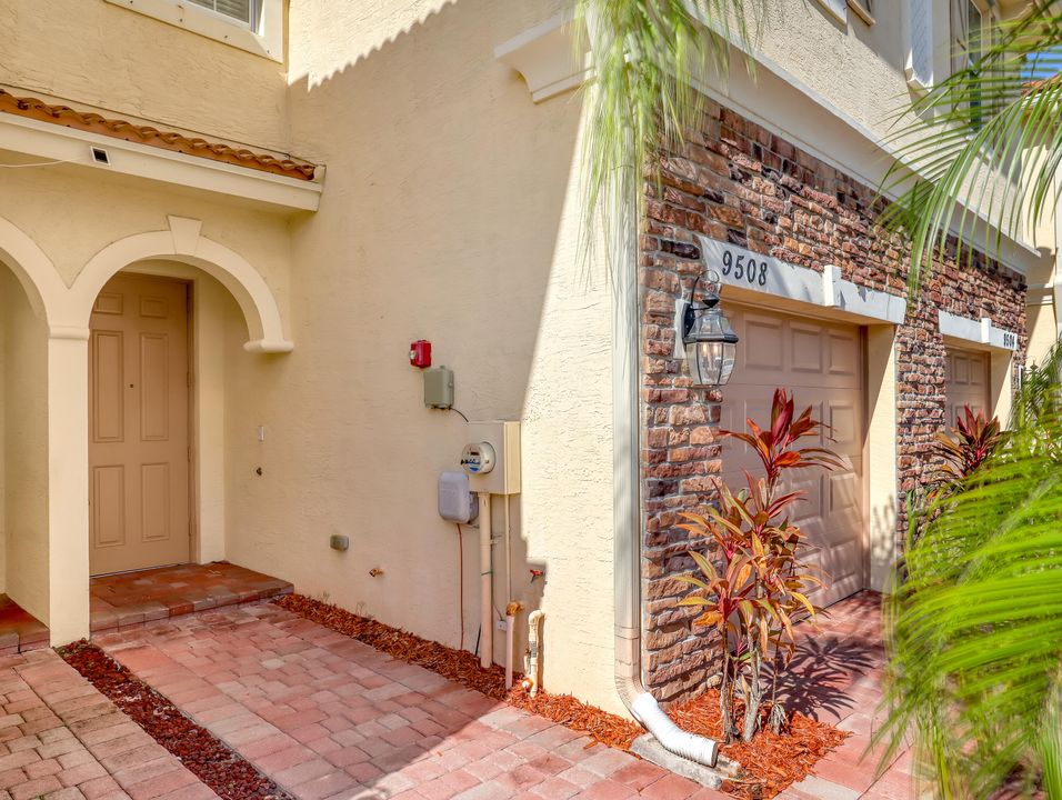 For Sale: $329,000 (3 beds, 2 baths, 1540 Square Feet)