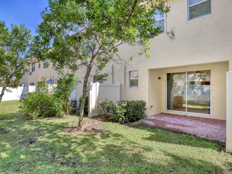 For Sale: $329,000 (3 beds, 2 baths, 1540 Square Feet)