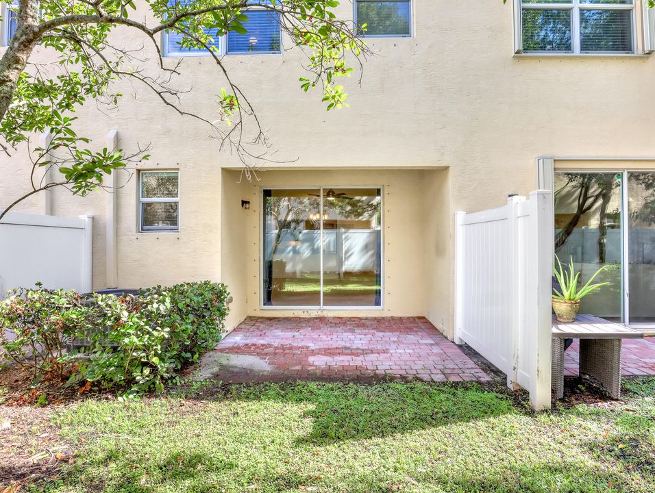 For Sale: $329,000 (3 beds, 2 baths, 1540 Square Feet)