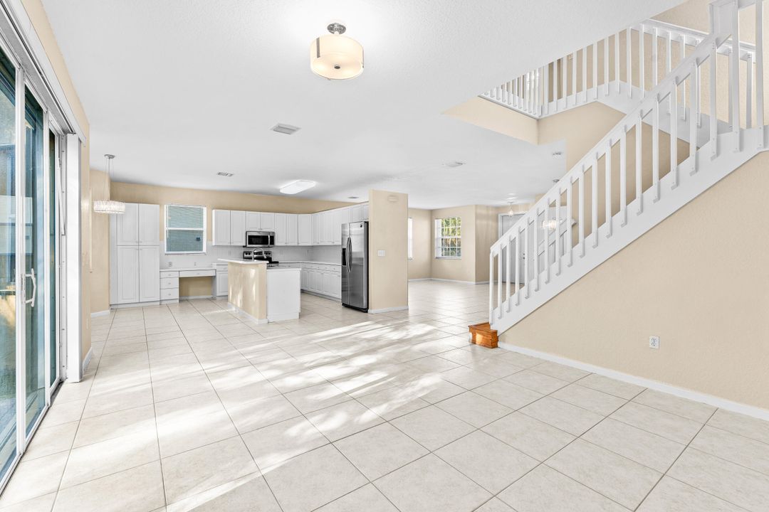 出租: $3,500 (4 贝兹, 2 浴室, 2424 平方英尺)