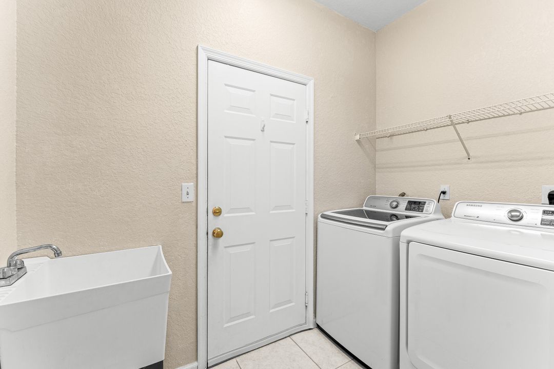 出租: $3,500 (4 贝兹, 2 浴室, 2424 平方英尺)