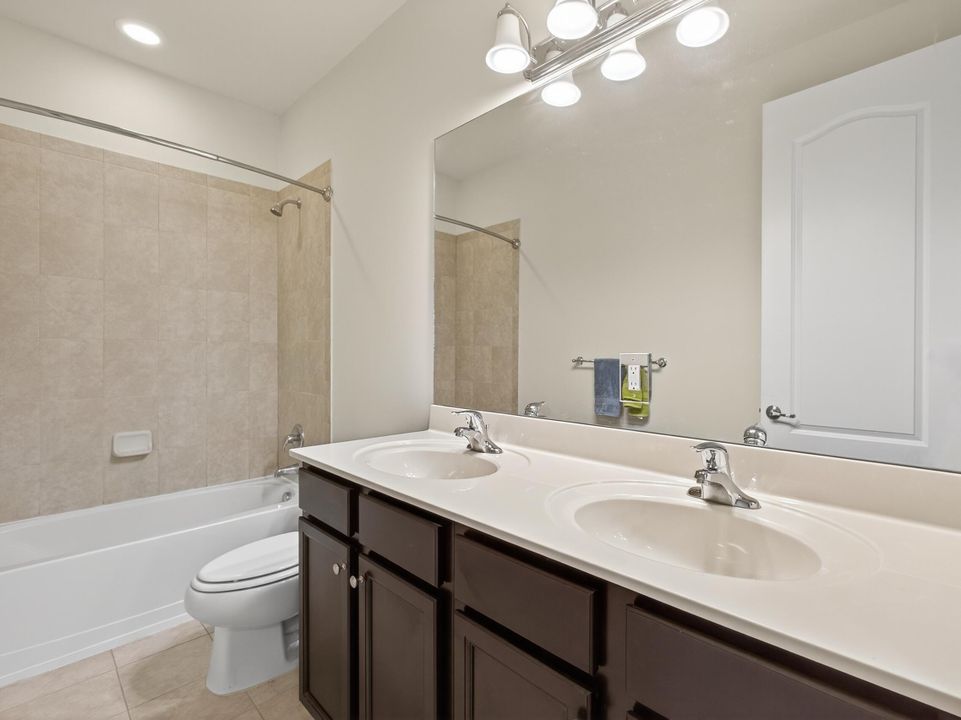 Active With Contract: $749,900 (5 beds, 4 baths, 3192 Square Feet)