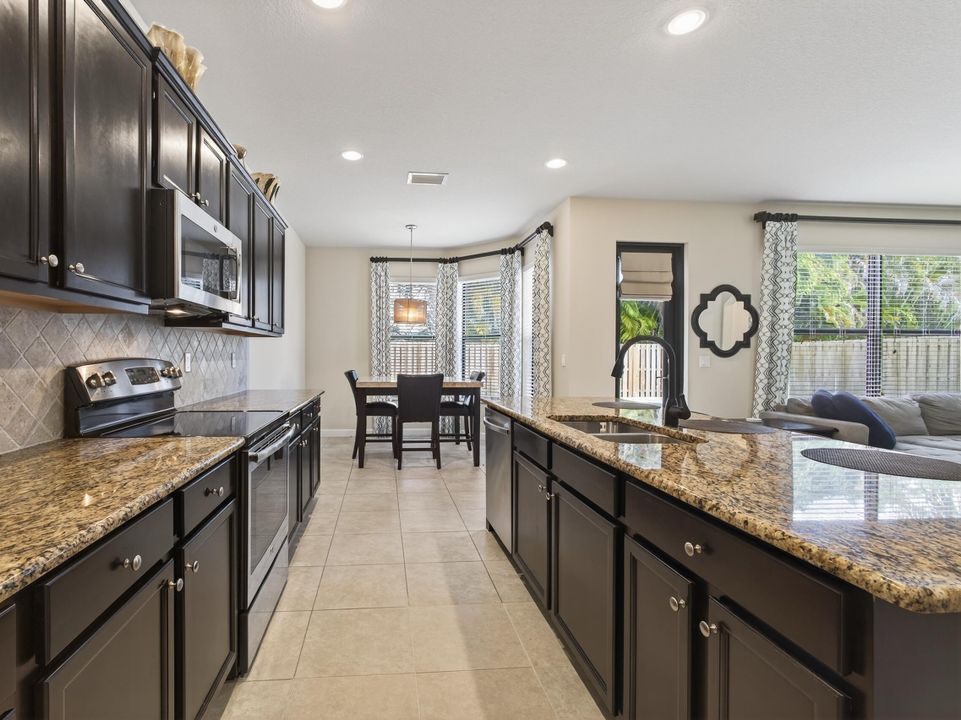 Active With Contract: $749,900 (5 beds, 4 baths, 3192 Square Feet)