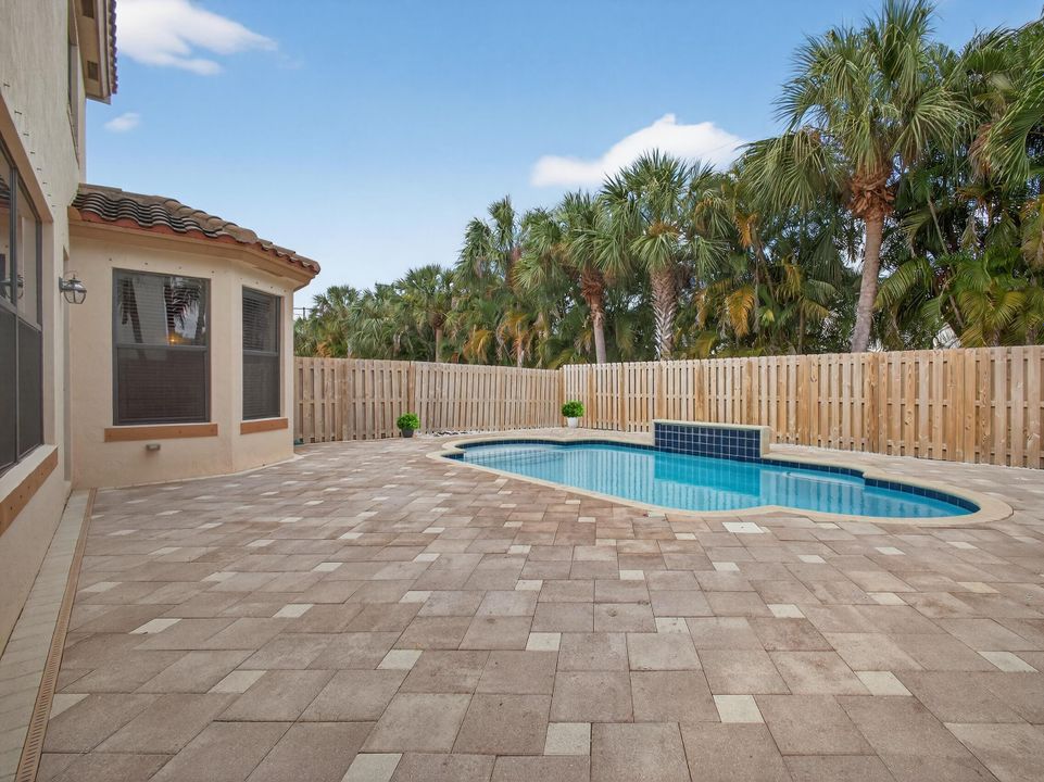 Active With Contract: $749,900 (5 beds, 4 baths, 3192 Square Feet)