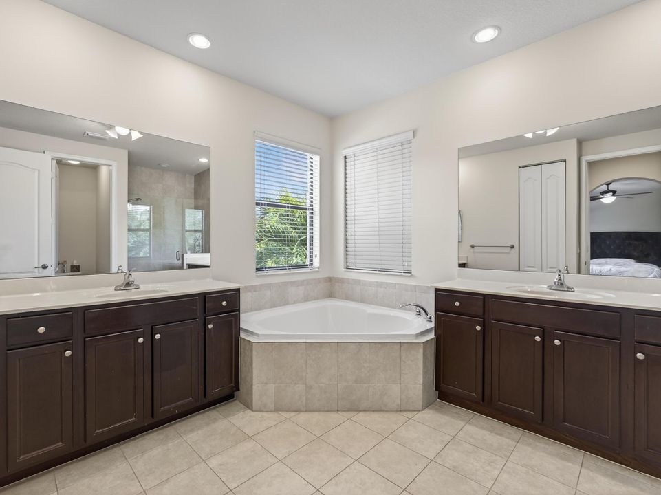 Active With Contract: $749,900 (5 beds, 4 baths, 3192 Square Feet)