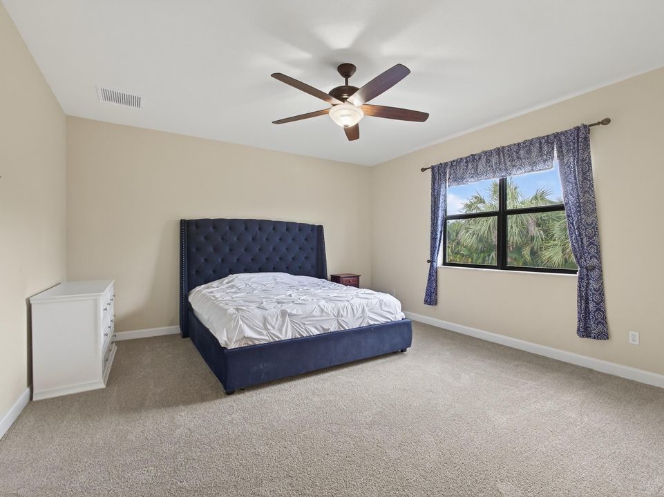 Active With Contract: $749,900 (5 beds, 4 baths, 3192 Square Feet)