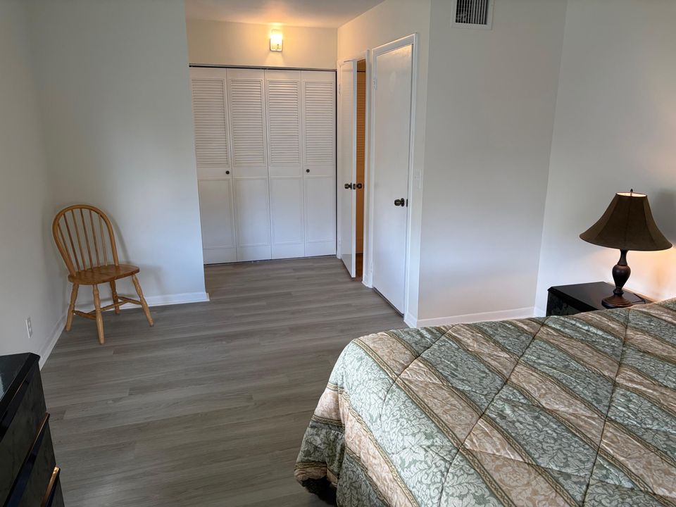 For Sale: $134,900 (1 beds, 1 baths, 780 Square Feet)