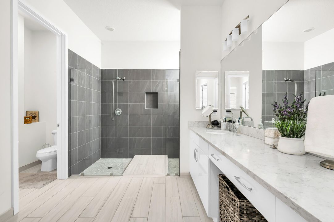 For Sale: $825,000 (3 beds, 2 baths, 2121 Square Feet)