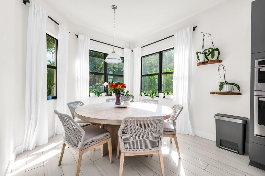 For Sale: $825,000 (3 beds, 2 baths, 2121 Square Feet)