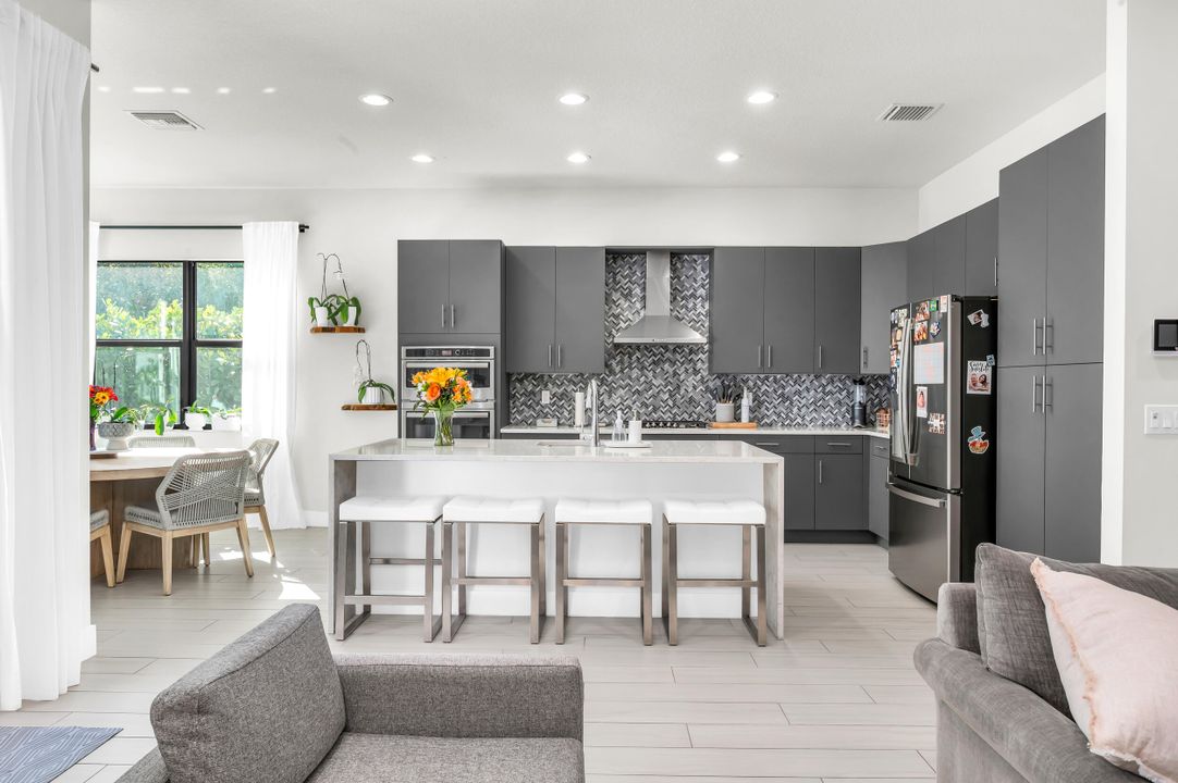 For Sale: $825,000 (3 beds, 2 baths, 2121 Square Feet)