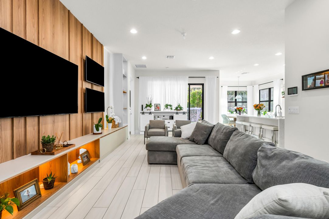 For Sale: $825,000 (3 beds, 2 baths, 2121 Square Feet)