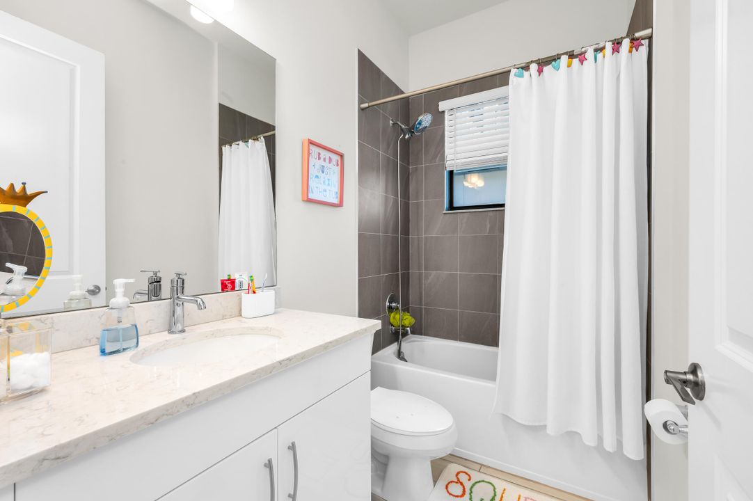 For Sale: $825,000 (3 beds, 2 baths, 2121 Square Feet)