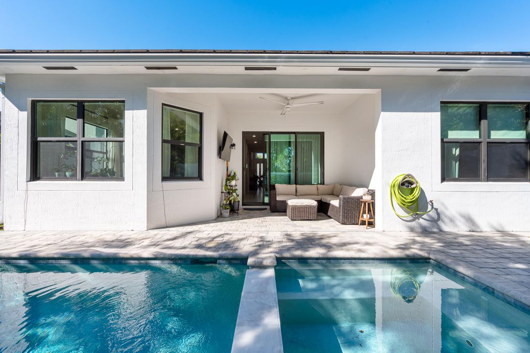 For Sale: $825,000 (3 beds, 2 baths, 2121 Square Feet)