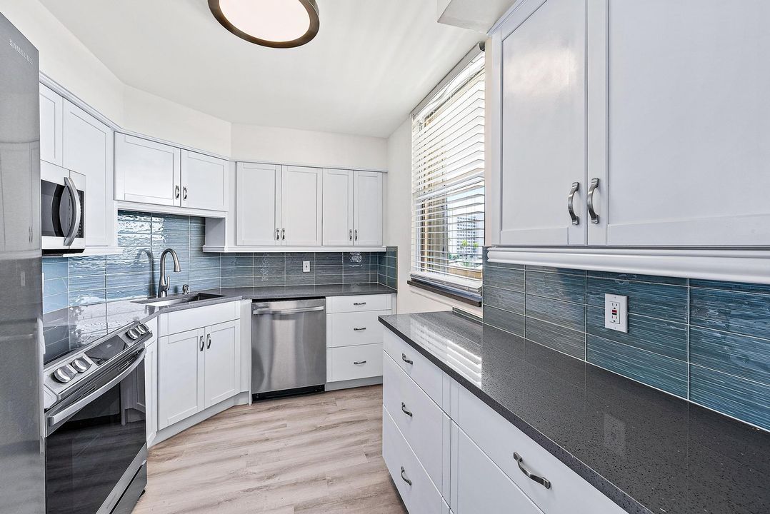 待售: $425,000 (2 贝兹, 2 浴室, 1244 平方英尺)