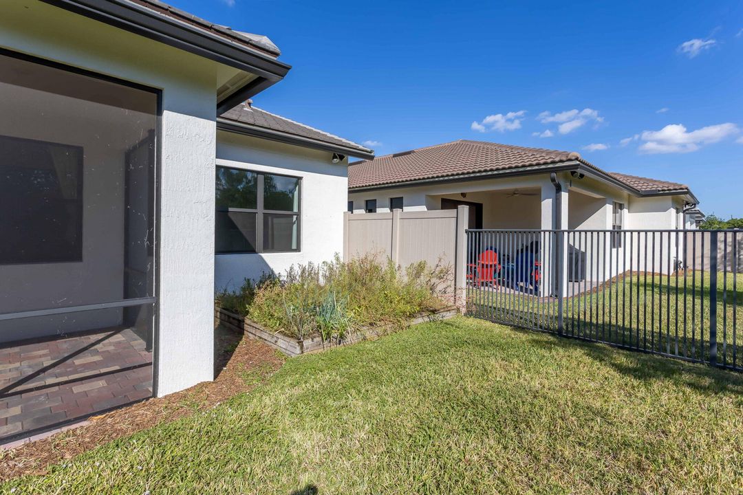 For Sale: $825,000 (5 beds, 3 baths, 2776 Square Feet)