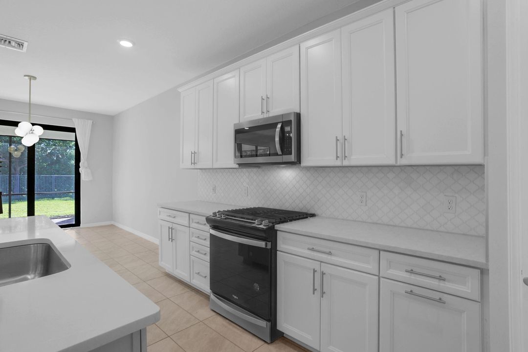 For Sale: $825,000 (5 beds, 3 baths, 2776 Square Feet)