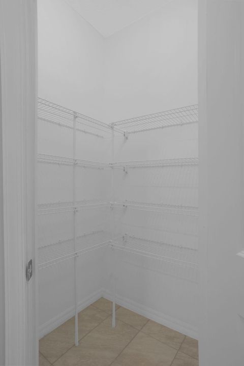 For Sale: $825,000 (5 beds, 3 baths, 2776 Square Feet)