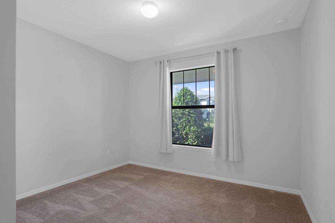 For Sale: $825,000 (5 beds, 3 baths, 2776 Square Feet)