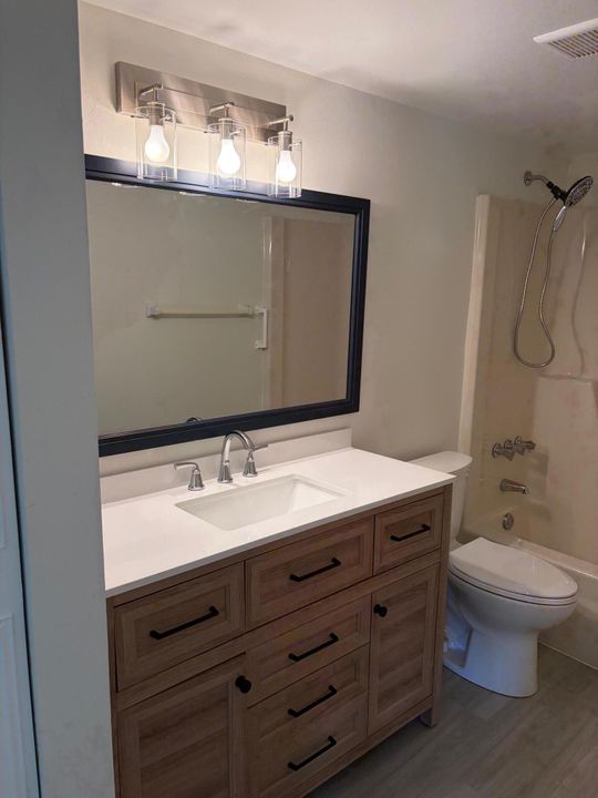 For Sale: $134,900 (1 beds, 1 baths, 780 Square Feet)