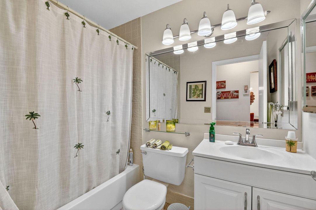 待售: $275,000 (2 贝兹, 2 浴室, 1370 平方英尺)