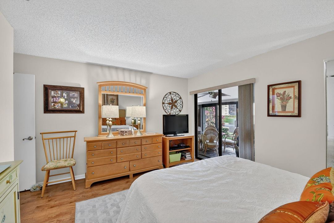 待售: $275,000 (2 贝兹, 2 浴室, 1370 平方英尺)