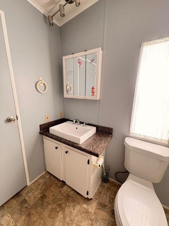 待售: $28,000 (2 贝兹, 2 浴室, 792 平方英尺)