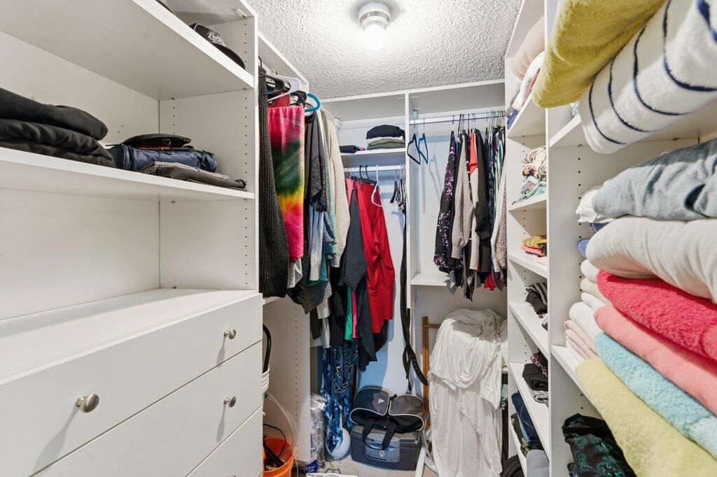 待售: $220,000 (3 贝兹, 2 浴室, 1390 平方英尺)