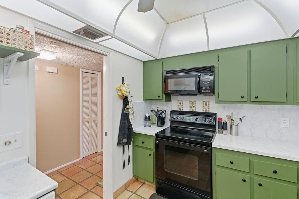 待售: $220,000 (3 贝兹, 2 浴室, 1390 平方英尺)