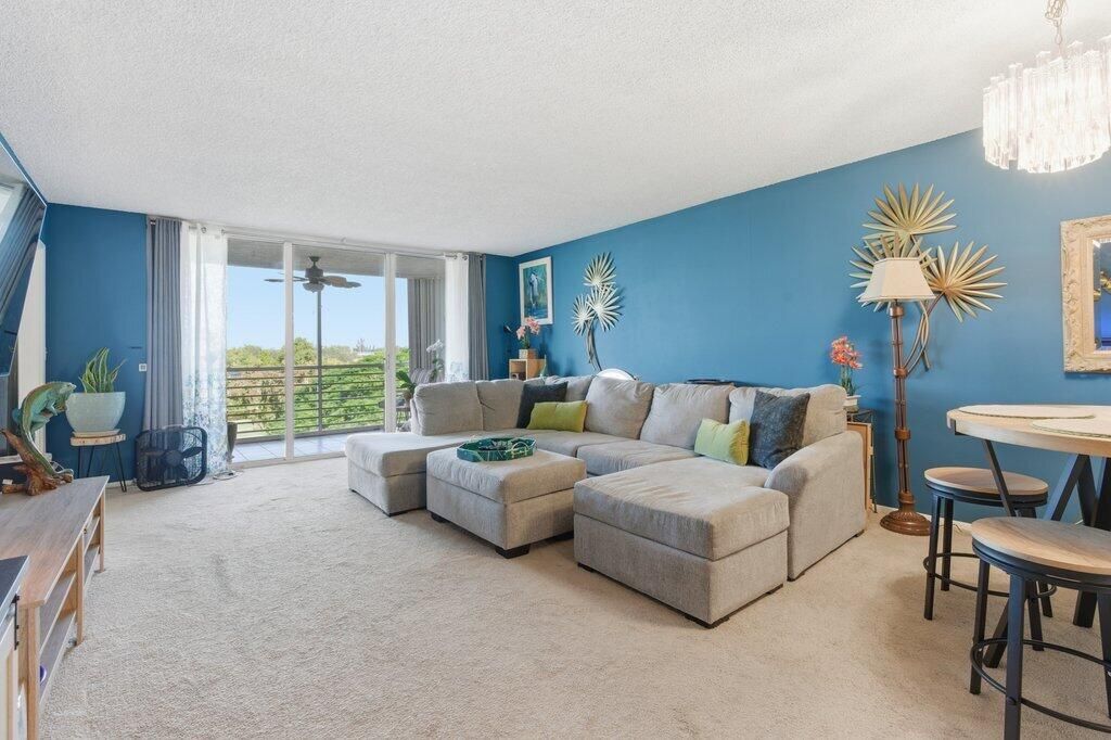 待售: $220,000 (3 贝兹, 2 浴室, 1390 平方英尺)