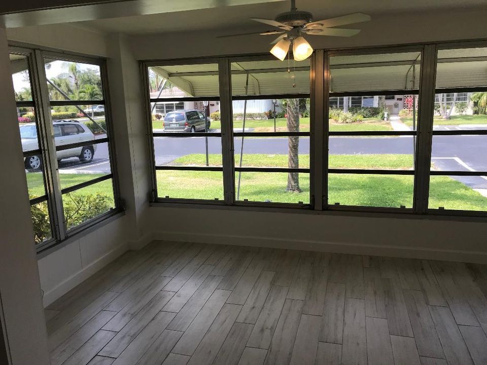 For Rent: $2,000 (1 beds, 1 baths, 1040 Square Feet)