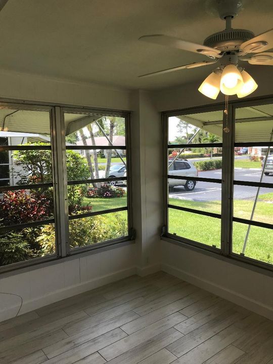 For Rent: $2,000 (1 beds, 1 baths, 1040 Square Feet)