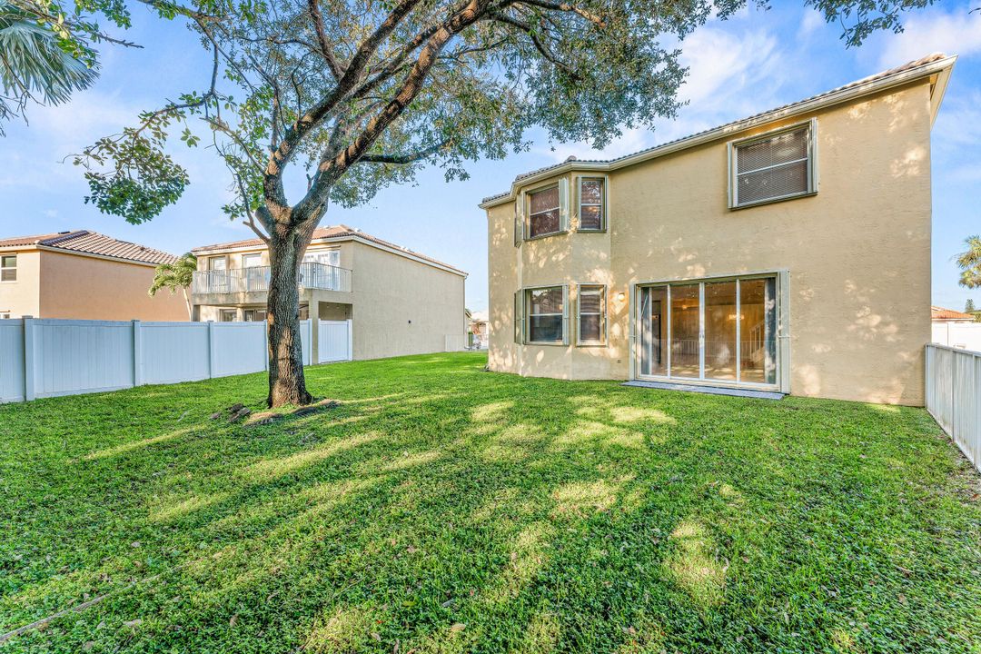 出租: $3,500 (4 贝兹, 2 浴室, 2424 平方英尺)