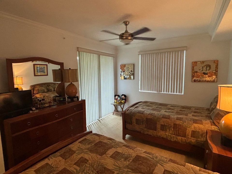 Под контрактом: $1,900 (1 спален, 1 ванн, 744 Квадратных фут)