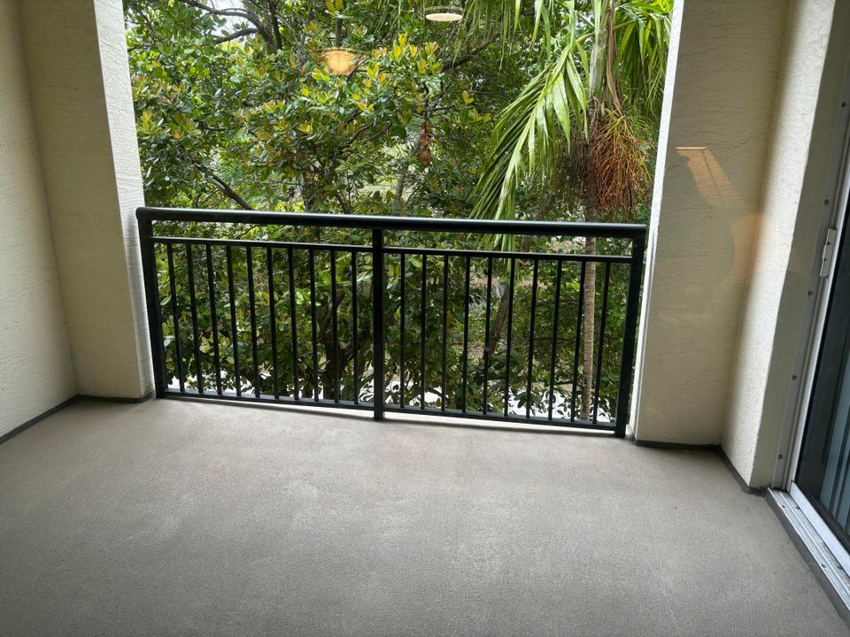 Под контрактом: $1,900 (1 спален, 1 ванн, 744 Квадратных фут)