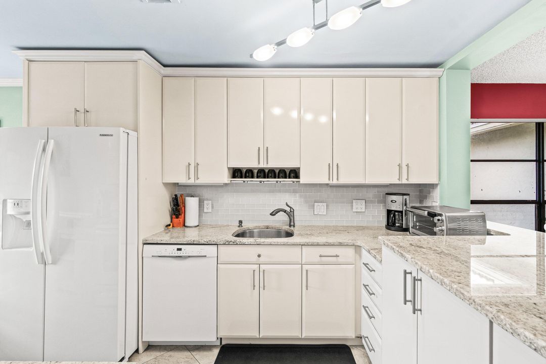 На продажу: $128,900 (3 спален, 2 ванн, 1622 Квадратных фут)