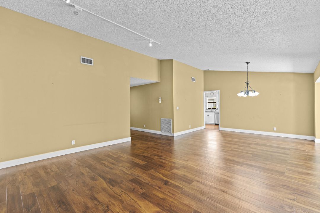 En Venta: $448,000 (3 camas, 2 baños, 1895 Pies cuadrados)