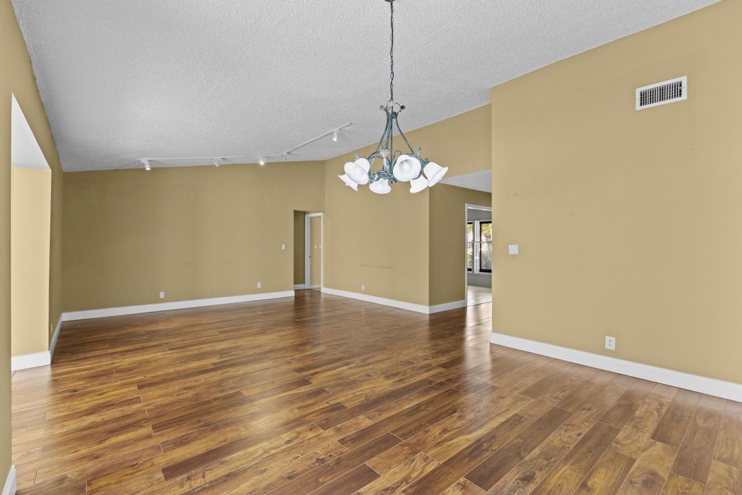 En Venta: $448,000 (3 camas, 2 baños, 1895 Pies cuadrados)