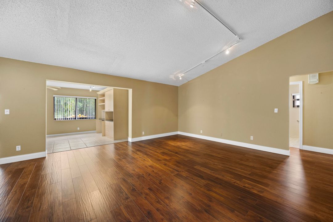 En Venta: $448,000 (3 camas, 2 baños, 1895 Pies cuadrados)