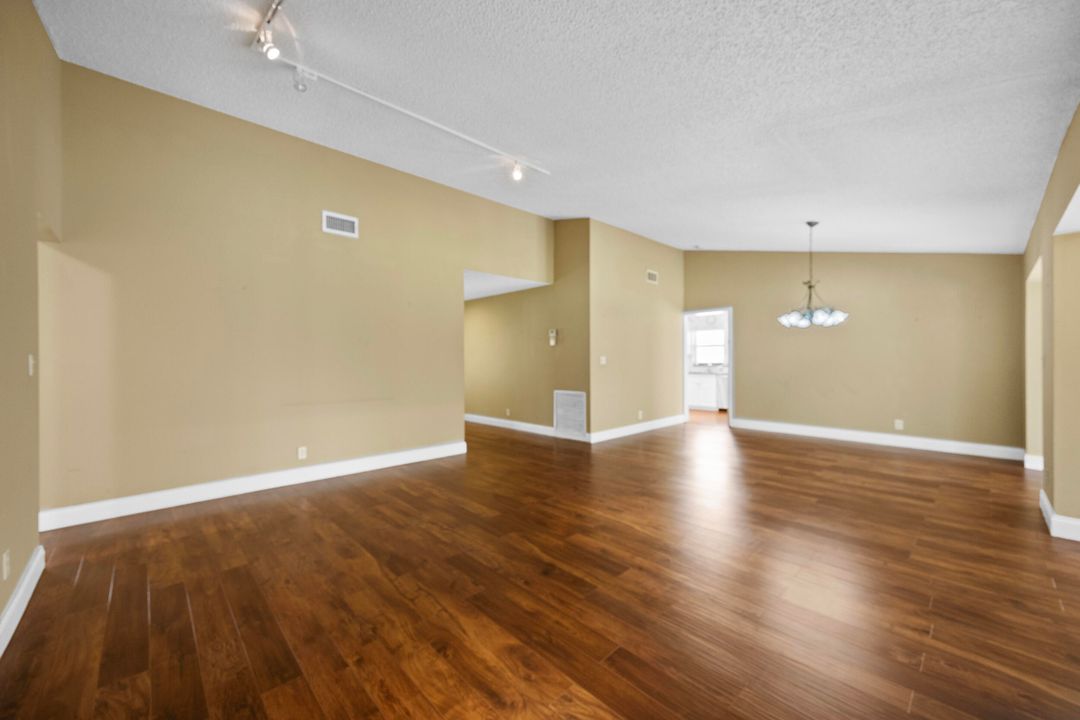 En Venta: $448,000 (3 camas, 2 baños, 1895 Pies cuadrados)