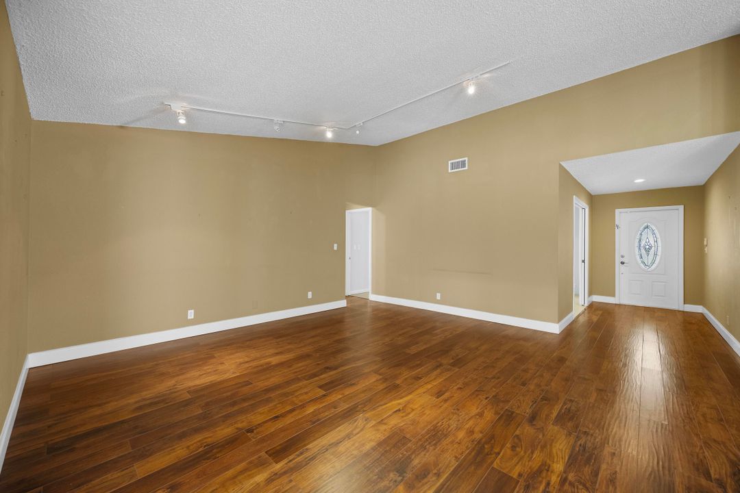 En Venta: $448,000 (3 camas, 2 baños, 1895 Pies cuadrados)